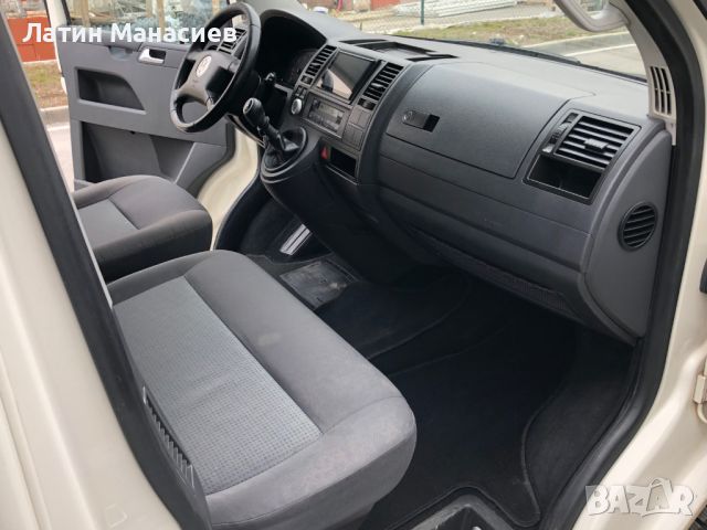 VW Caravelle 2.5TDI 9места Navi, снимка 10 - Бусове и автобуси - 46613533