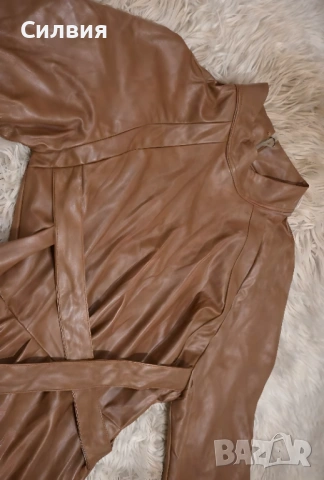 Дълга лъскава кожена рокля в цвят камел с X-образна връзка на талията, размер "S"-"M", снимка 8 - Рокли - 53118037