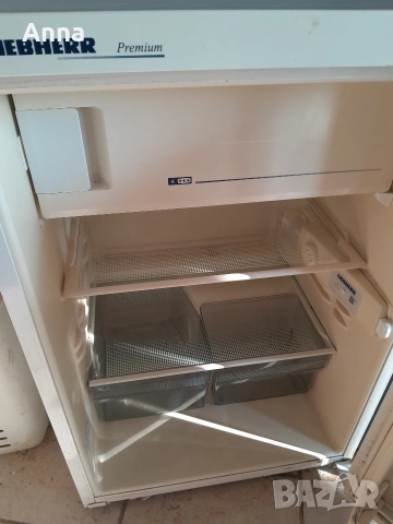 продавам малък хладилник LIEBHERR Premium, снимка 3 - Хладилници - 53708995