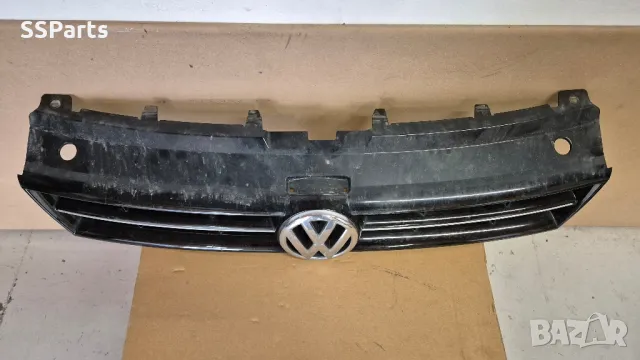 VW Polo 6R - радяторна решетка с емблема, снимка 4 - Части - 50150347