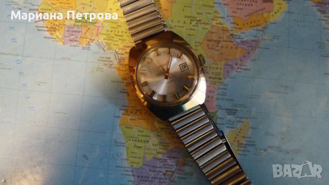Руски часовник "Слава",позлатен, с датник и метална каишка, снимка 2 - Мъжки - 46072593