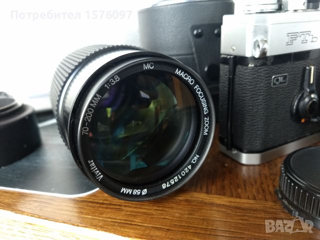 Фотоапарат Canon FTb с 3 обектива, телеконвертер 2х, светкавица и куфар, снимка 3 - Фотоапарати - 46182336