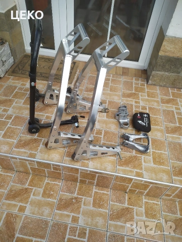 Алуминиеви стойки за повдигане на мотоциклети