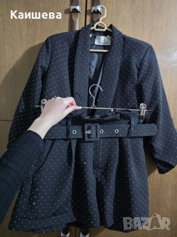 черен комплект с камъчета