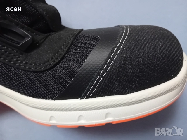 Продавам чифт работни обувки марка SIEVI 44 номер, снимка 5 - Други - 52215401