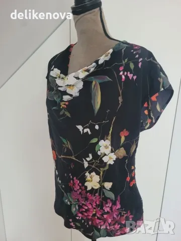 ESCADA Original Size L 100% Коприна Страхотен топ, снимка 2 - Потници - 47188438