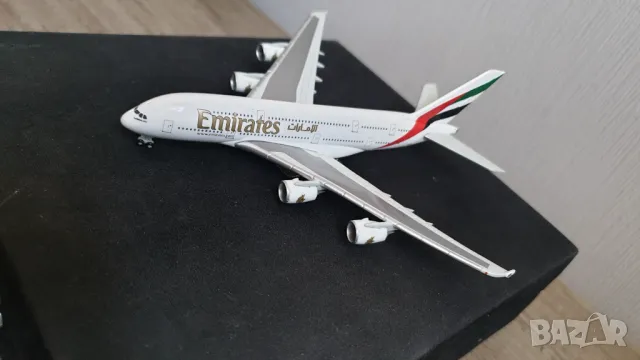 Макет на самолет Airbus A380, снимка 14 - Антикварни и старинни предмети - 46925575