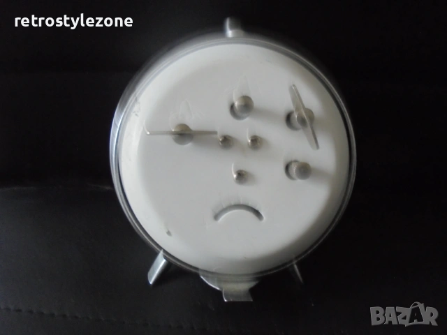 № 8468 Стар настолен часовник / будилник  , снимка 3 - Антикварни и старинни предмети - 53224364