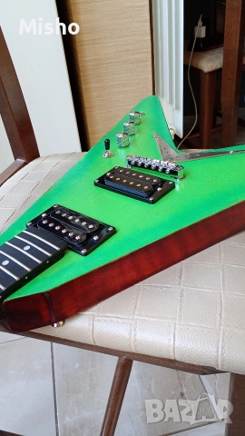 V Custom , снимка 7 - Китари - 52857399