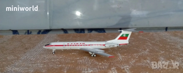 ТУ-134A Балкан Balkan Airlines LZ-TUR самолет - мащаб 1:400 нов в кутия, снимка 8 - Колекции - 51763055