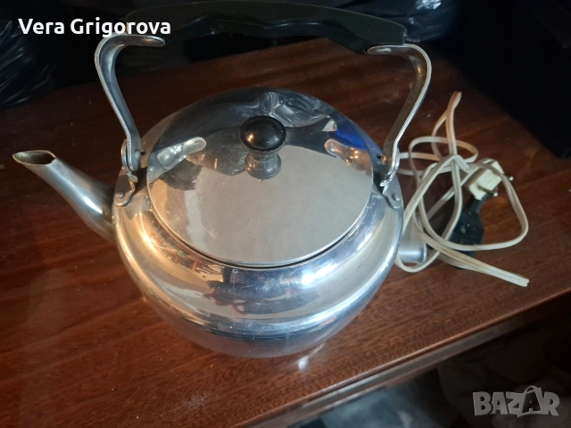 Продавам електрически чайник