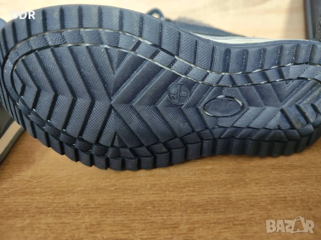 Детски маратонки и апрески сет 26, снимка 6 - Детски маратонки - 52742982