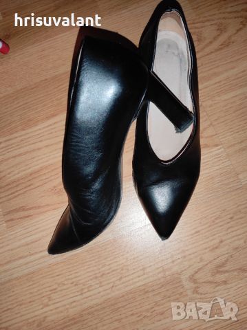 Обувки Baldowski, снимка 1 - Дамски обувки на ток - 45333963