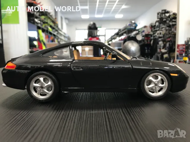 Метална колекционерска количка BBURAGO PORSCHE 996 1997г.1:18 НОВА, снимка 2 - Колекции - 47185561