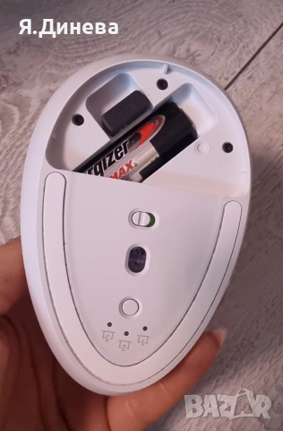 Бяла безжична мишка Logitech , снимка 3 - Клавиатури и мишки - 54221283