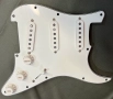 Оборудван пикгард Fender Stratocaster, снимка 1