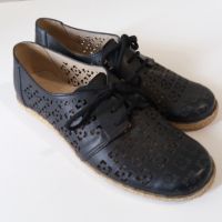Дамски обувки с перфорация и връзки., снимка 3 - Дамски ежедневни обувки - 45080133
