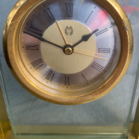 настолен часовник, снимка 2 - Антикварни и старинни предмети - 45037778