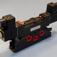 пневматичен разпределител SHOKU-HERION 5BC-03F solenoid valve 100VAC, снимка 1 - Резервни части за машини - 45144170