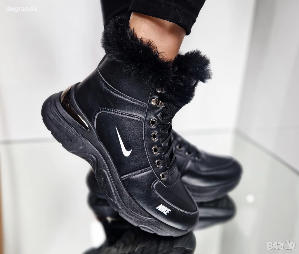 Дамски спортни боти Nike с вата, снимка 1
