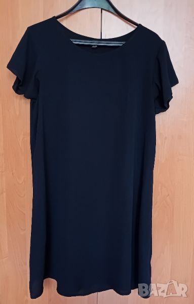 Черна рокля с къдри на ръкавите, снимка 1