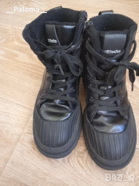 боти, снимка 1