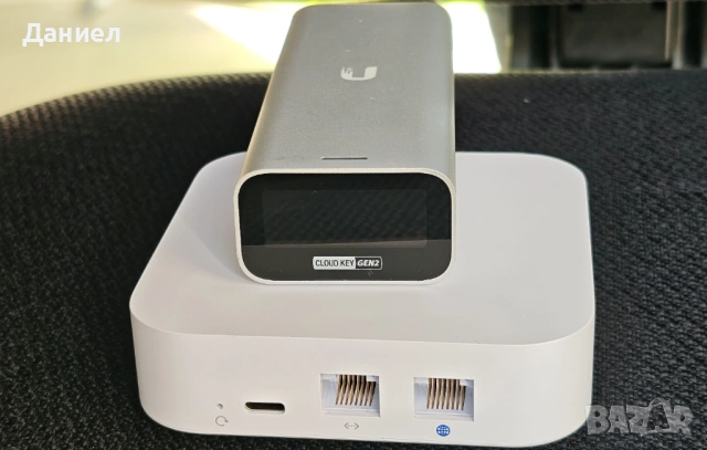 Ubiquiti UniFi Cloud Key Gen2 (UCK-G2) + UXG-Lite рутер, снимка 3 - Мрежови адаптери - 54229371