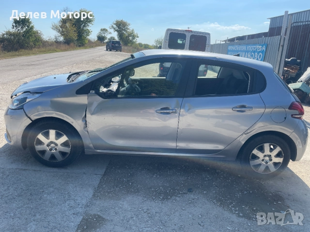 Пежо 208 1.2 VTi, двигател HMR, 82 кс., ск. kутия BVM 5 ск., 2019 г., 29 000 км., Peugeot 208, снимка 4 - Автомобили и джипове - 51784036