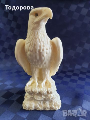 Масивна пластика на бял орел, снимка 5 - Антикварни и старинни предмети - 45700483