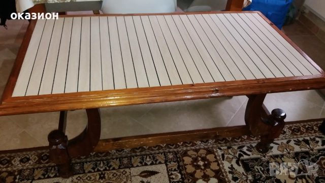 дървена холна маса