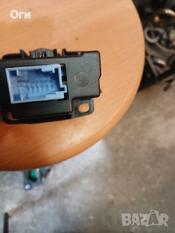 Бутон паркинг спирачка за Рено Лагуна 01-07г. 8200550555, снимка 3 - Части - 53871701