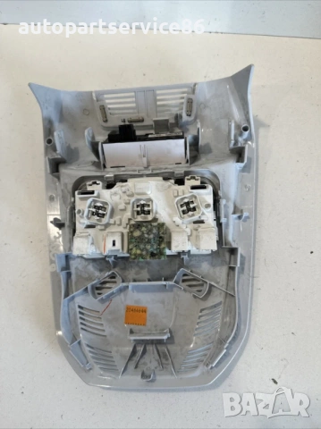 Предна вътрешна четяща лампа за Peugeot 3008 1.2T (2022) 9814584177, снимка 2 - Части - 53592918