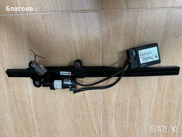 Подавачка за колан за БМВ Е92 BMW E93 лява шофьорска, снимка 4 - Части - 50320682