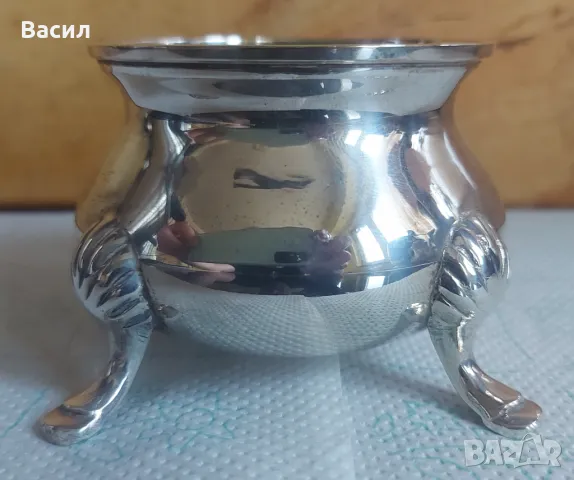 Стар посребрен съд