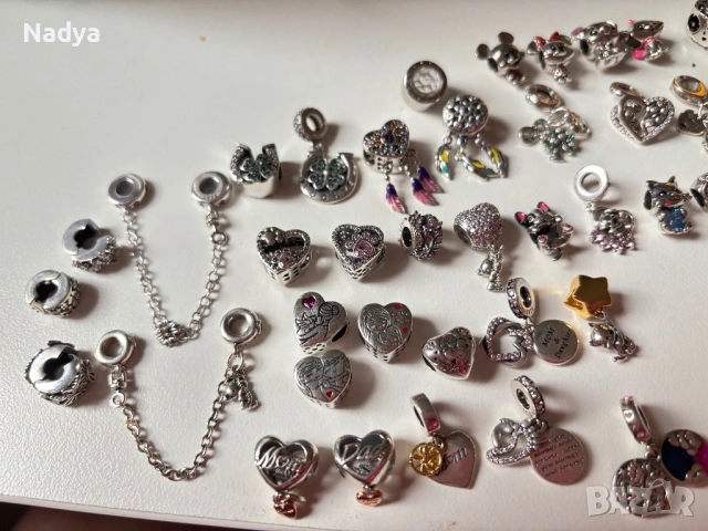 Гривни и талисмани Pandora, снимка 9 - Гривни - 53526584