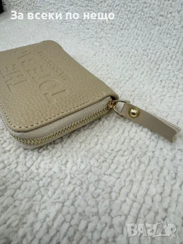 Marc Jacobs Дамско Малко Портмоне С Кутия Марк Джейкъбс - Различни Цветове Код E136, снимка 4 - Портфейли, портмонета - 50233333