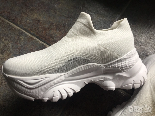 Нови бели дамски маратонки 36, снимка 3 - Маратонки - 53248321