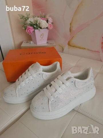 Белите маратонки на платформа с декоративни камъчета са от марката "Carolie", снимка 3 - Кецове - 54023521