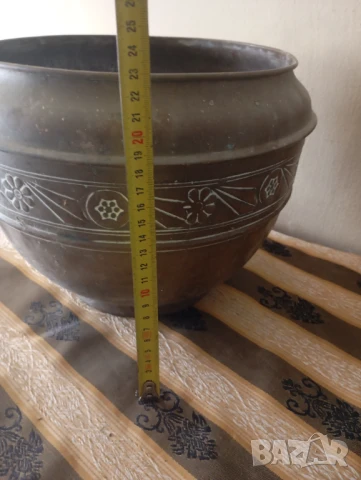 Стара месингова саксия,кашпа, снимка 2 - Антикварни и старинни предмети - 50832143