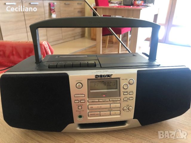 Sony CFD-S28 CD/Radio/Cassette Boombox-Работещ перфектно на всичко! Видео в обявата., снимка 2 - Радиокасетофони, транзистори - 46458847