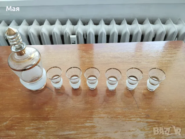 Винтидж чаши за ракия със златен кант от средата на миналия век, снимка 4 - Чаши - 50280239