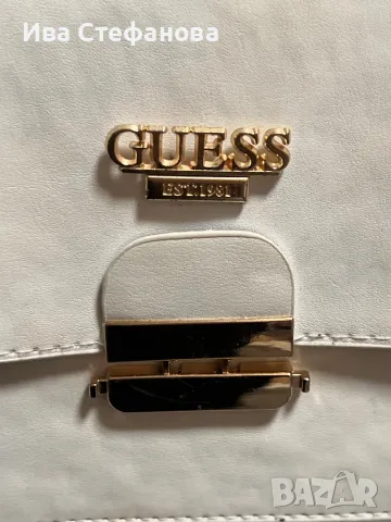 Елегантна бяла чанта Guess , снимка 5 - Чанти - 47313282