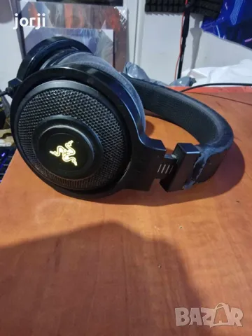 Оригинални Razer Kraken 7.1 Chroma, снимка 3 - Слушалки и портативни колонки - 47154642