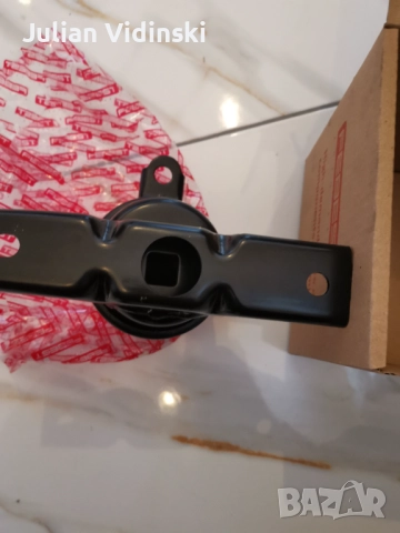 Тампон за двигател на Ford Maverick Mazda Tribute 3.0l, снимка 2 - Части - 52198520