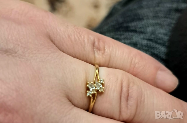 Нежен златен пръстен, снимка 2 - Пръстени - 53881281