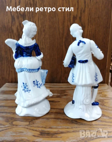 Красива двойка порцеланови фигурки в бяло и кобалтово синьо със златисти акценти., снимка 5 - Антикварни и старинни предмети - 52341614