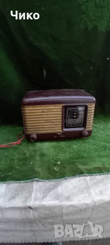 Старо бакелитово лампово радио"Пионер"