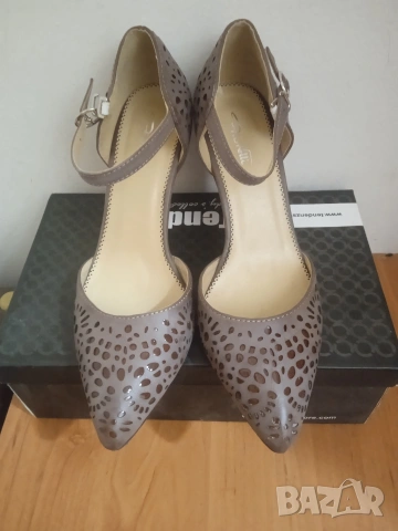 2 чифта дамски обувки, номер 38-39,цена 10лв общо 