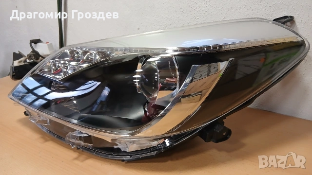Ляв фар за Toyota Yaris III Hybrid / Тойота Ярис Хибрид (2012-2015), снимка 6 - Части - 53395005