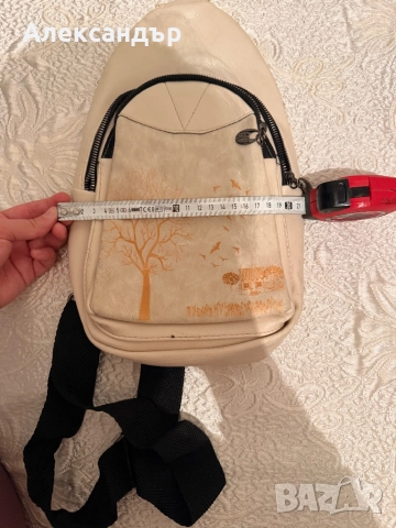 Дамска чанта тип раница, снимка 2 - Раници - 52445911